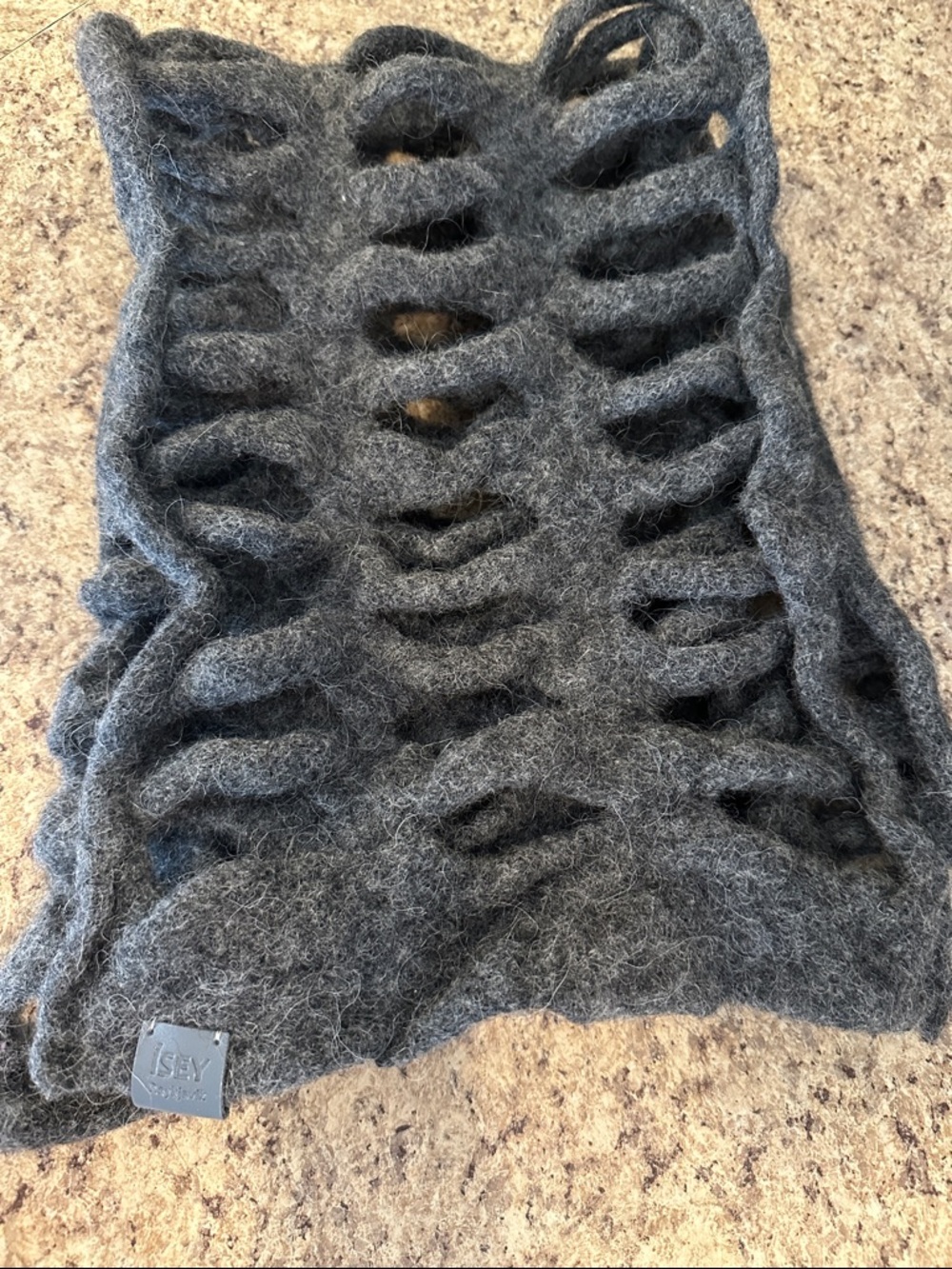 ISey Reykjavik Icelandic Sheep Wool Knit Scarf in Charcoal Gray